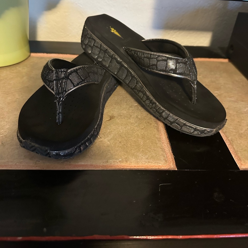 Volatile Flip Flops